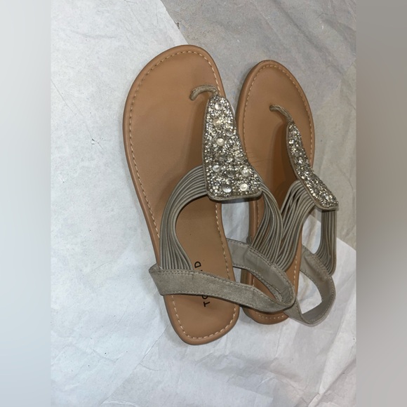 Torrid Grey Elastic T Strap Slingback Faux Suede Stretchy Bling Sandals Sz 10WW - Picture 9 of 14